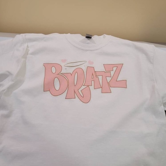 💖 Bratz Y2K 2000s Tee LIMITED TIME 
ONLY 💖 - Picture 2 of 7
